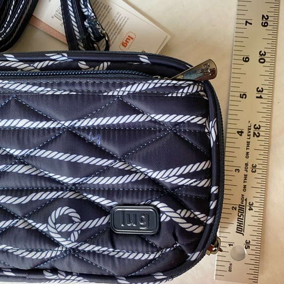 Lug Roundabout 2 Convertible Wallet Crossbody Nautical Navy New - Picture 15 of 16